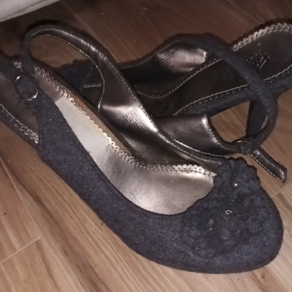 Vintage Fioni Elegant Grey Women's Heels With Floral Design Size 7.5-8